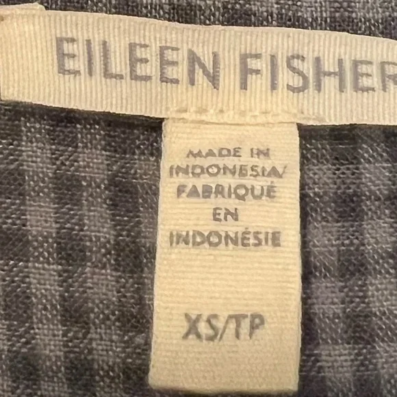 Eileen Fisher Pucker Check Organic Linen Button-Up
Tunic in Moon Grey - Picture 6 of 7